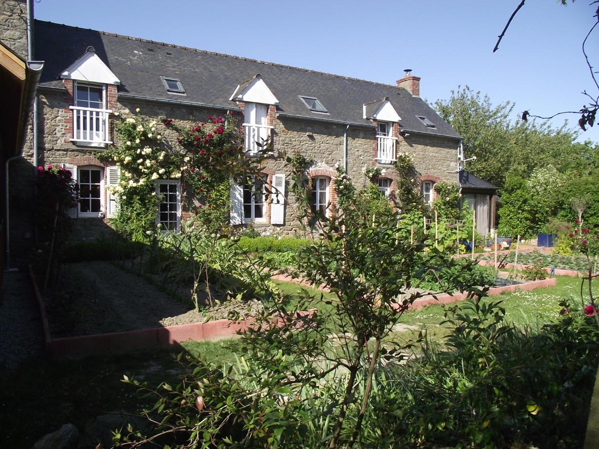 Chambres D'Hotes Le Clos D'Enhaut 디나르 외부 사진